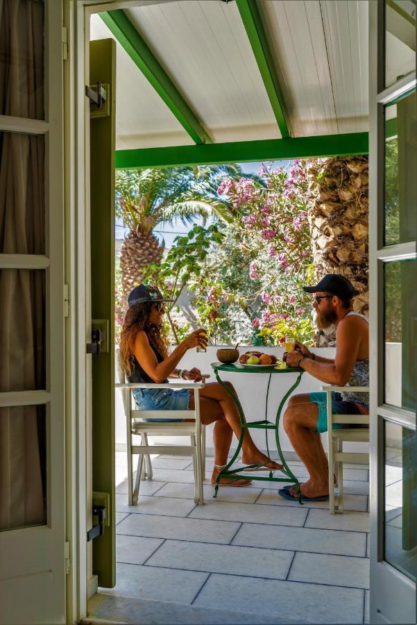 Studios Vrettos Beachfront Hotel Pláka Eksteriør bilde