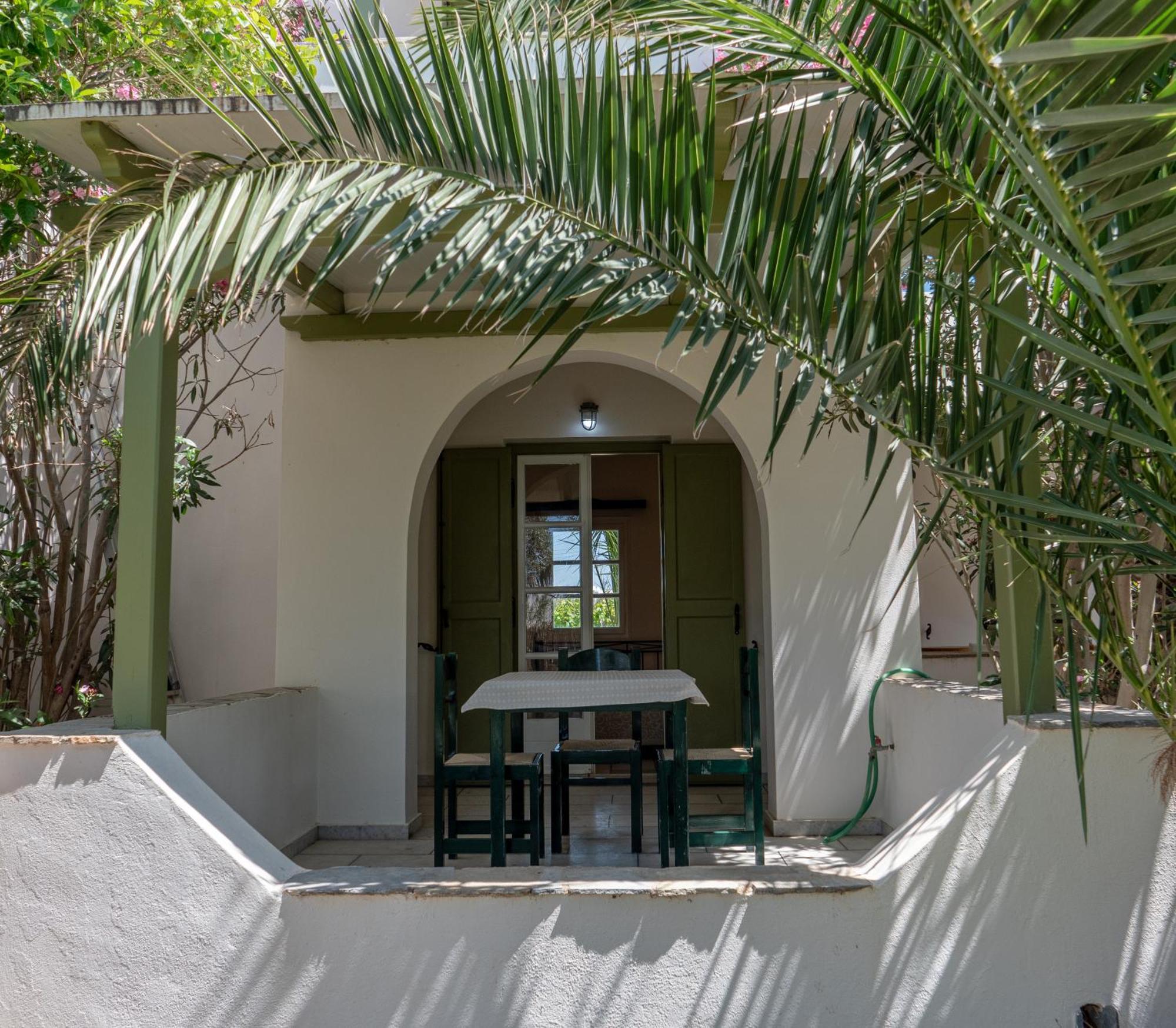 Studios Vrettos Beachfront Hotel Pláka Eksteriør bilde