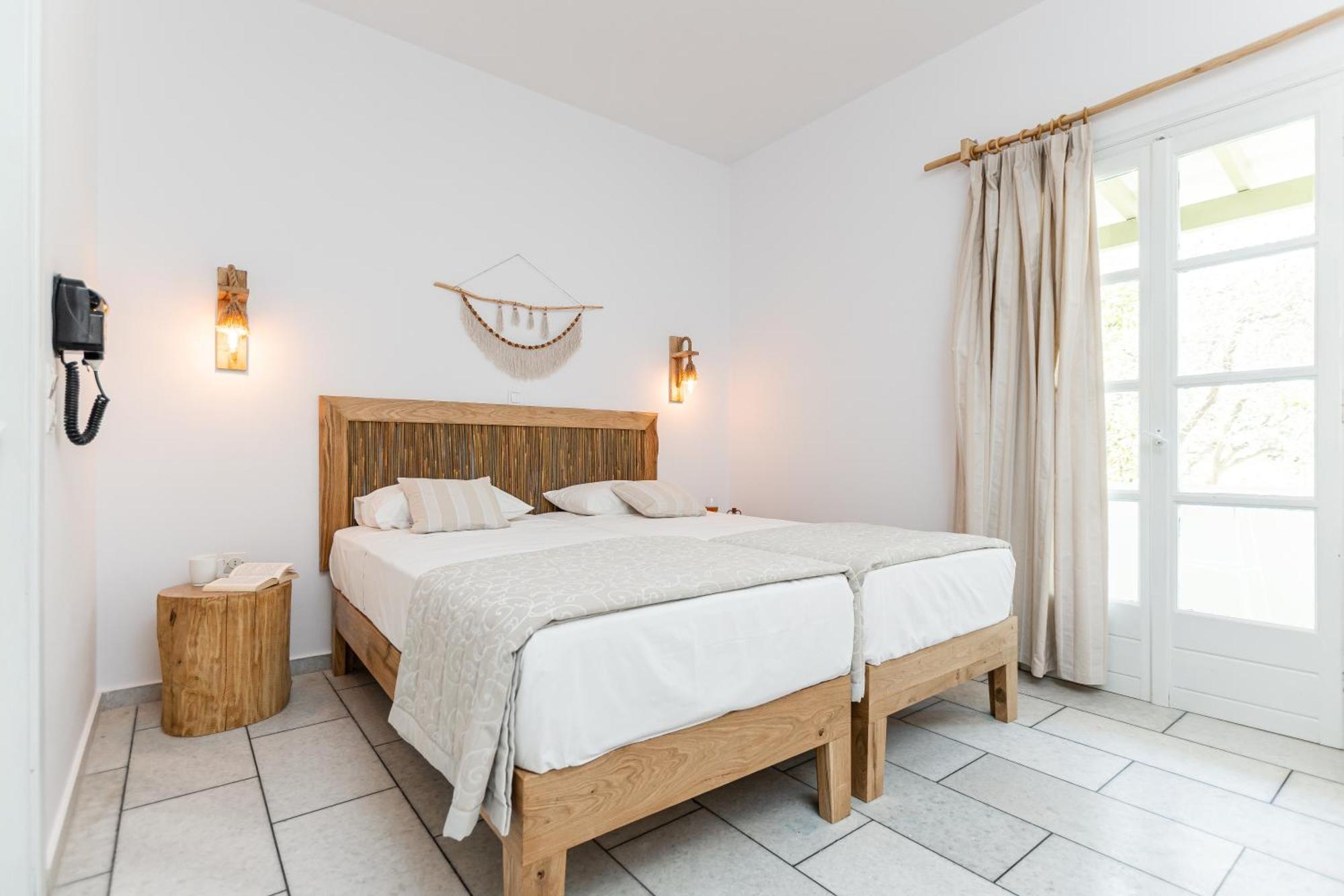 Studios Vrettos Beachfront Hotel Pláka Eksteriør bilde