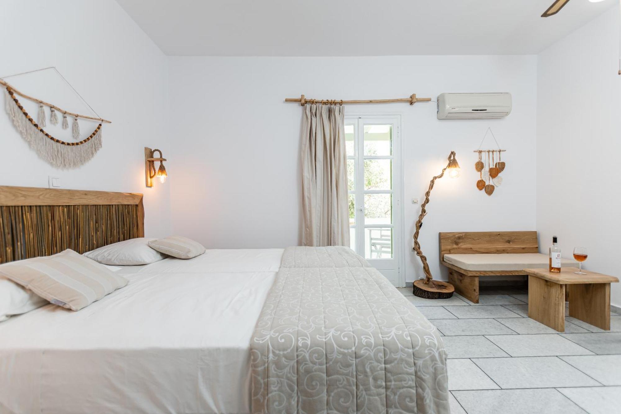 Studios Vrettos Beachfront Hotel Pláka Eksteriør bilde