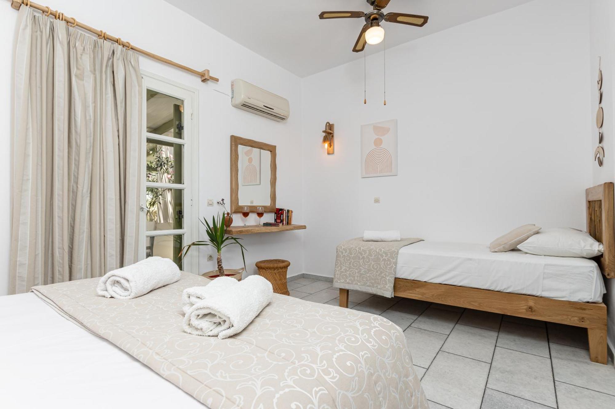 Studios Vrettos Beachfront Hotel Pláka Eksteriør bilde