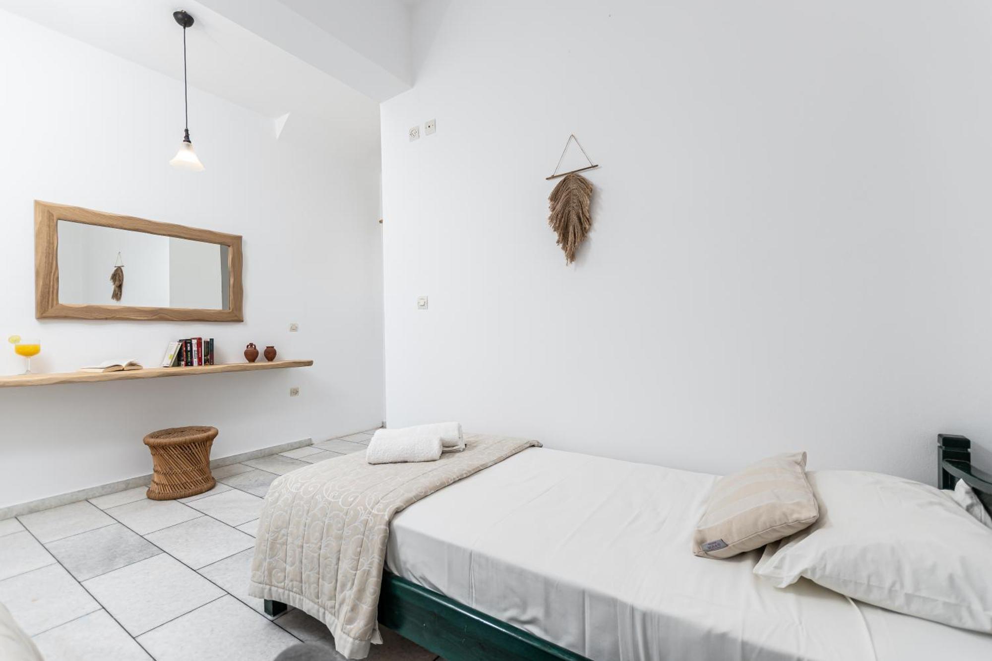 Studios Vrettos Beachfront Hotel Pláka Eksteriør bilde