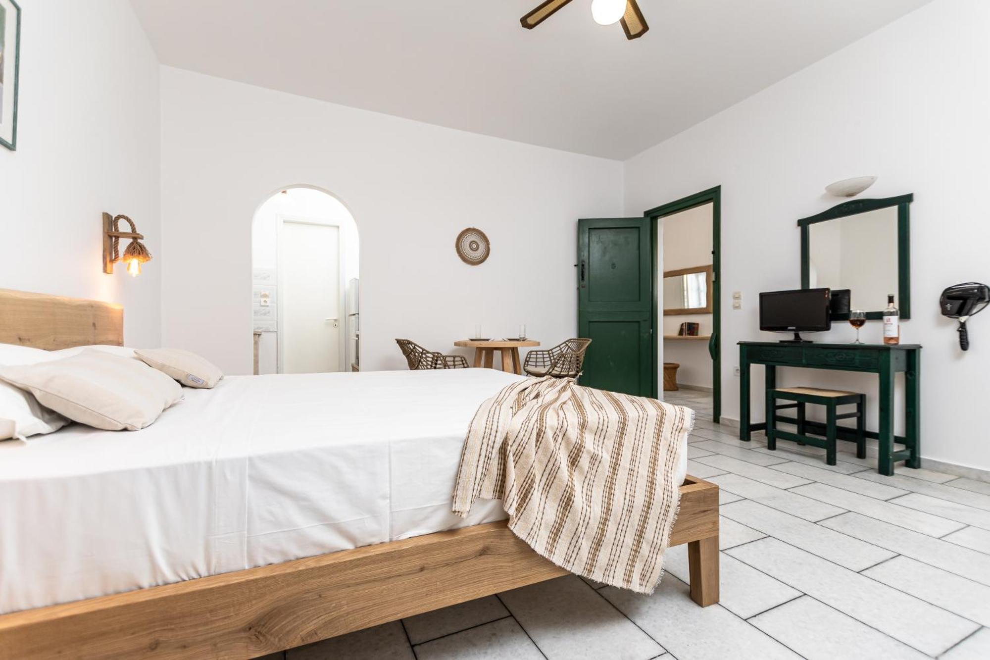Studios Vrettos Beachfront Hotel Pláka Eksteriør bilde