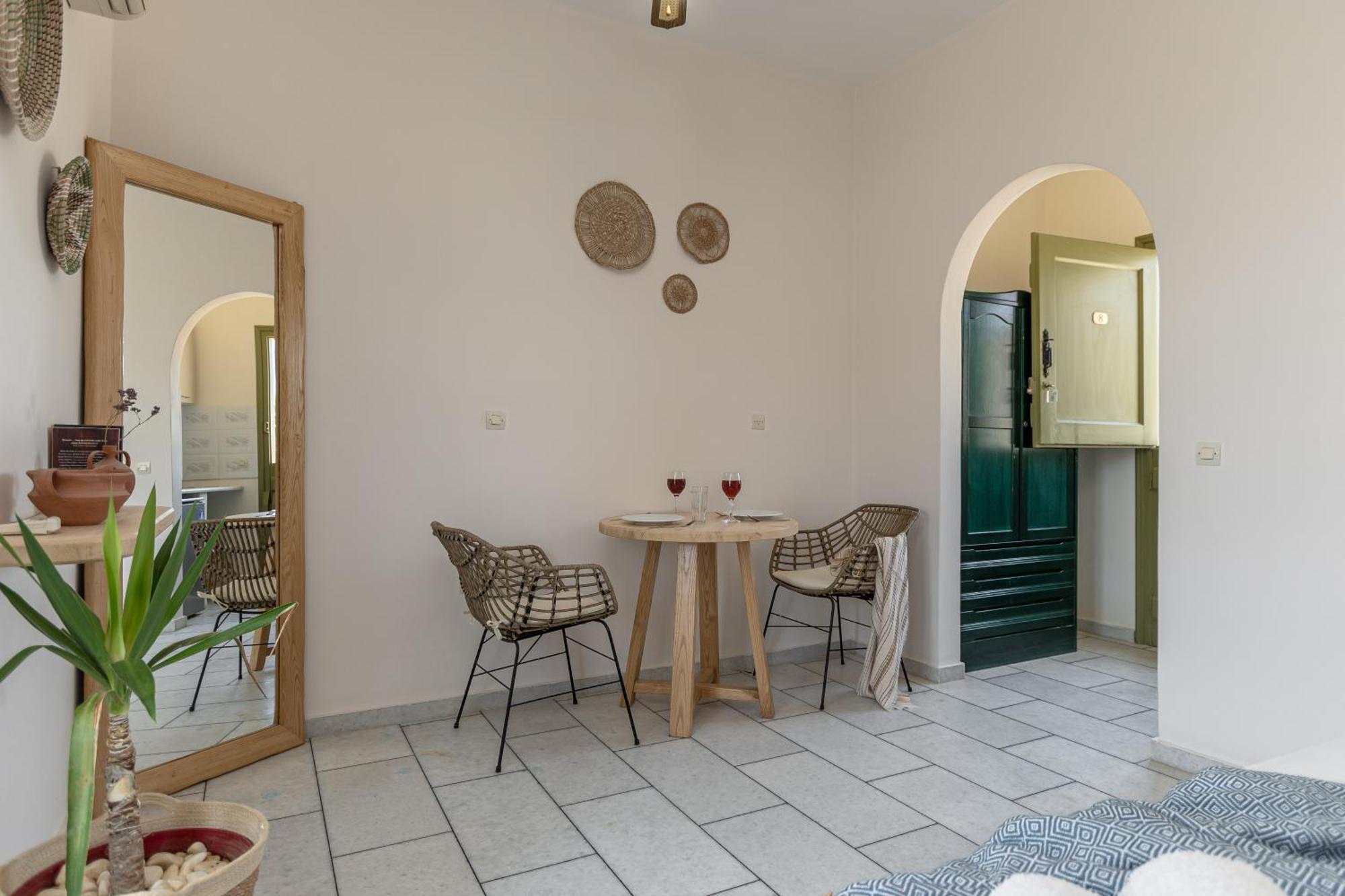 Studios Vrettos Beachfront Hotel Pláka Eksteriør bilde